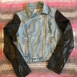 Jean jacket with faux leather sleeves